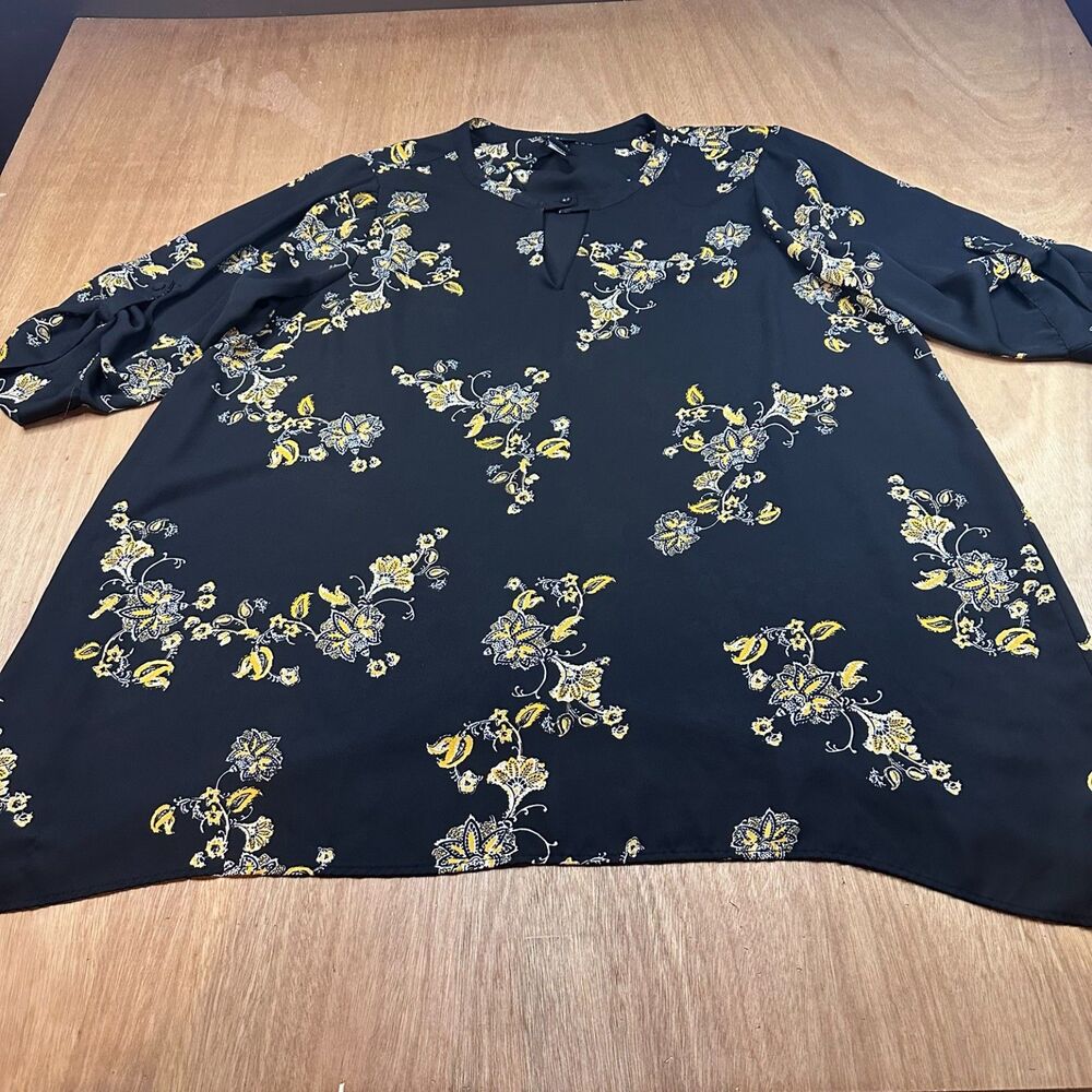 Torrid Black Floral Blouse Keyhole Neck 3/4 Sleeve Plus Size 2 (2X)